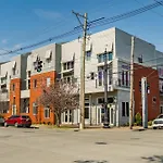 Groovy Condo In The Vibrant Nulu District