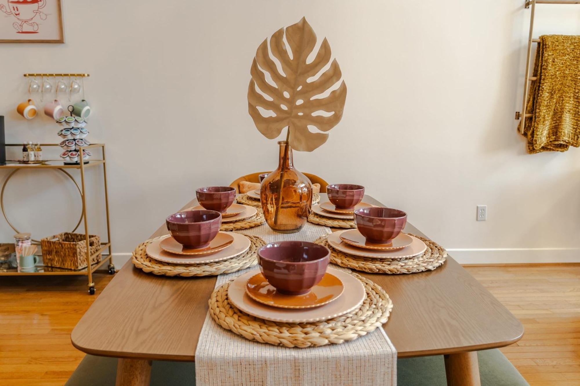 Apartment Groovy In The Vibrant Nulu District *