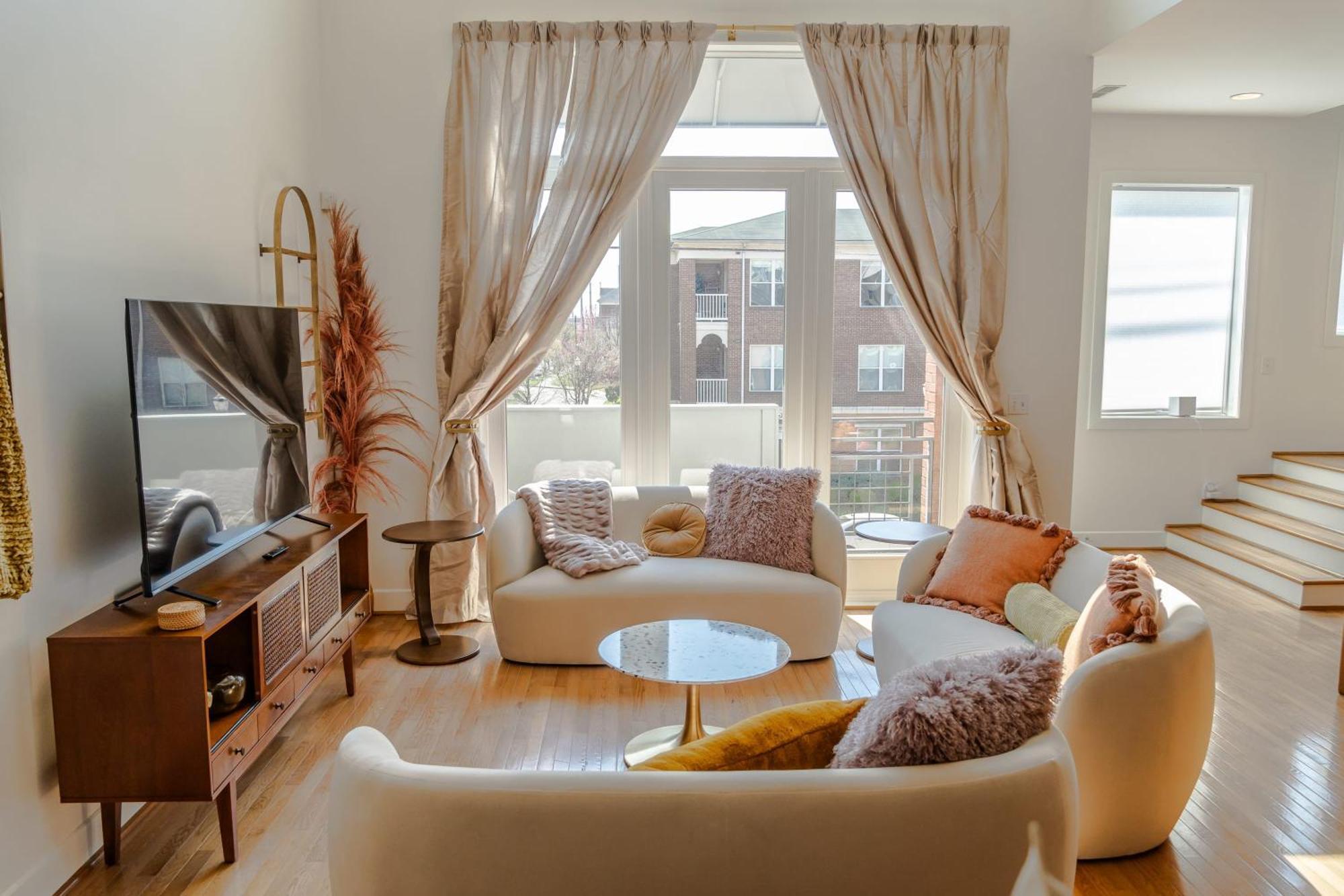 Apartment Groovy In The Vibrant Nulu District *