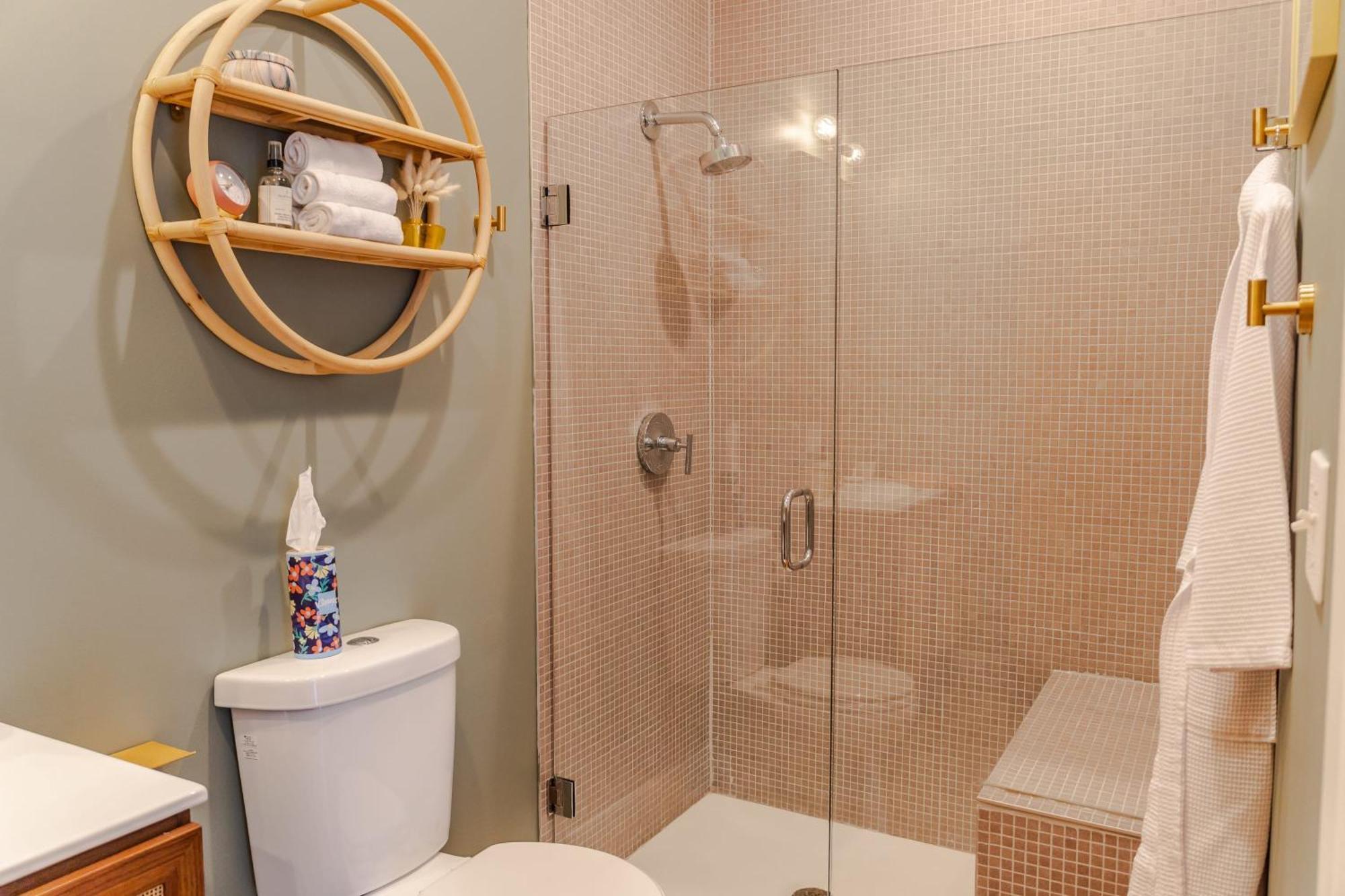 Apartment Groovy In The Vibrant Nulu District *