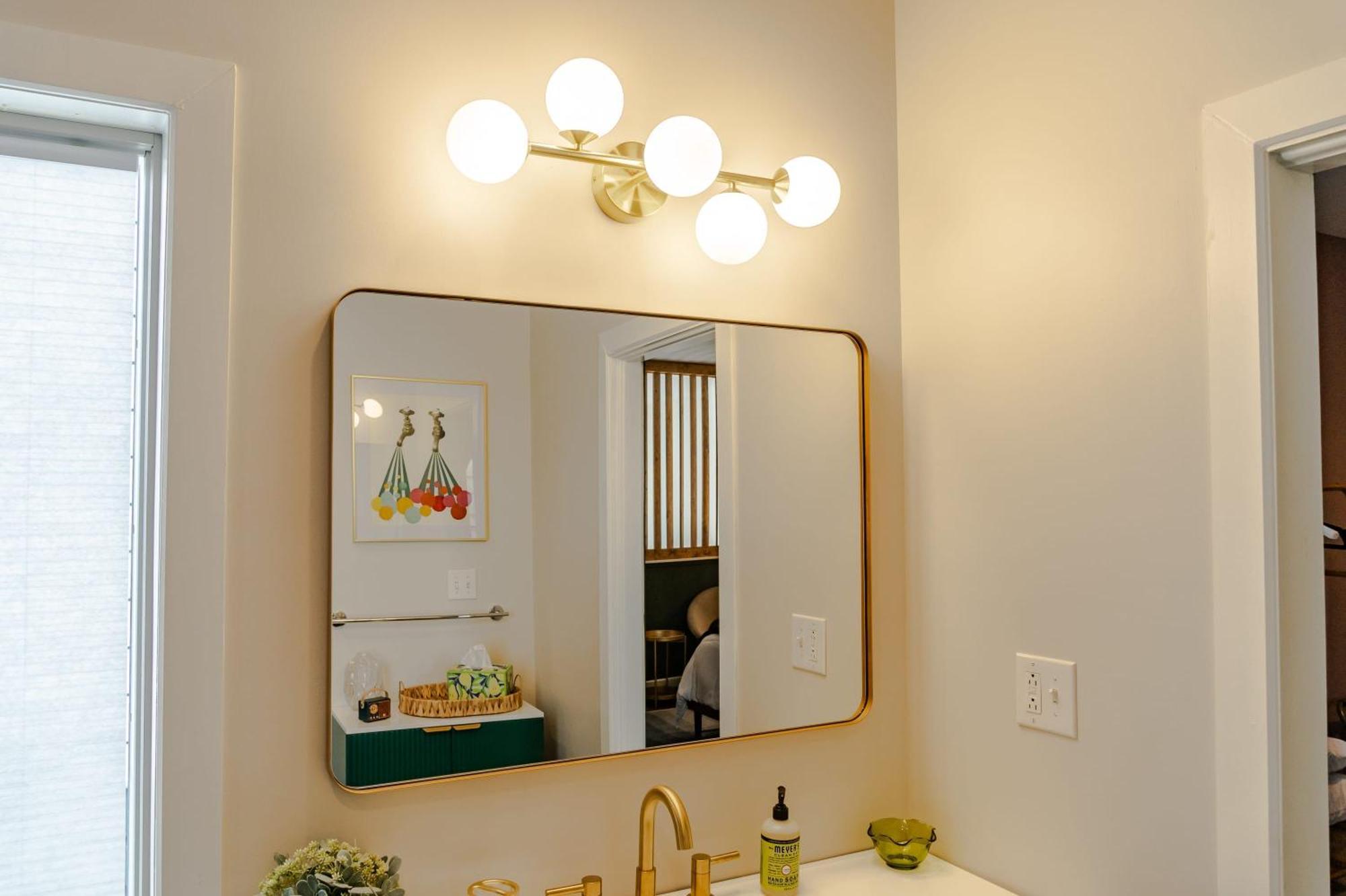 Groovy In The Vibrant Nulu District Apartment Louisville