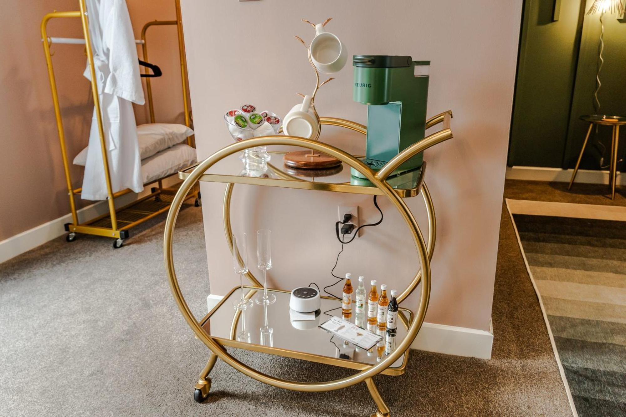 Apartment Groovy In The Vibrant Nulu District Louisville