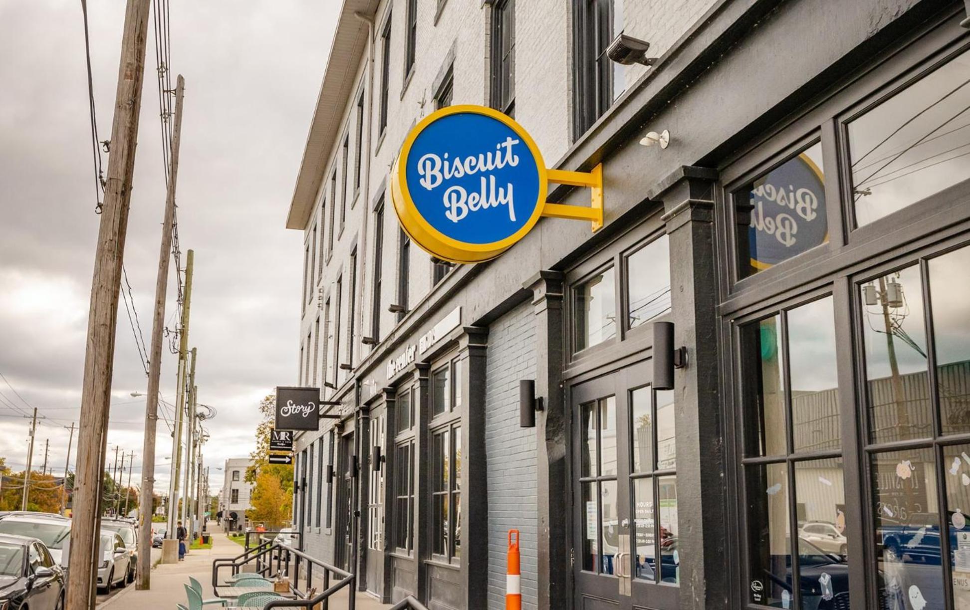 Groovy In The Vibrant Nulu District Apartment