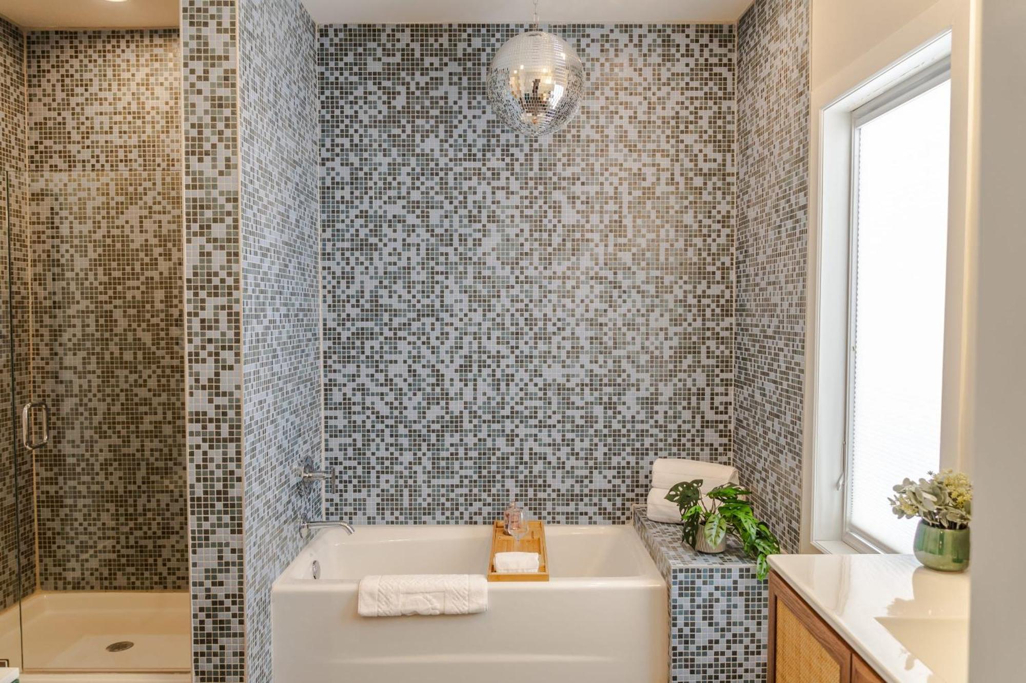 Apartment Groovy In The Vibrant Nulu District